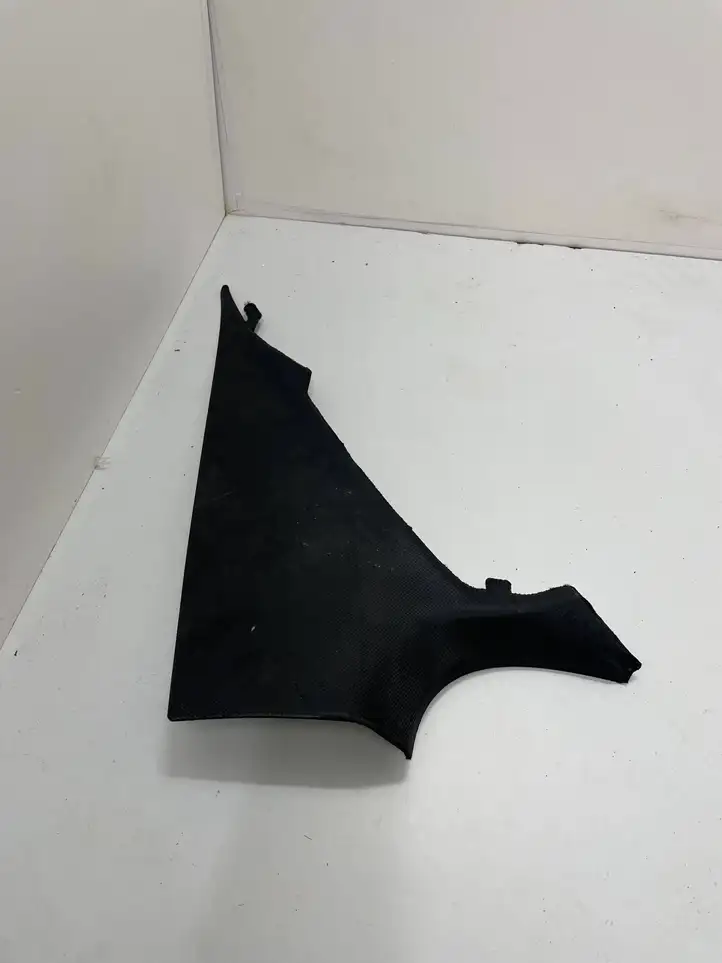 BMW 5 G30 G31 (2016 - )  7384534 Отделка стойки (C)