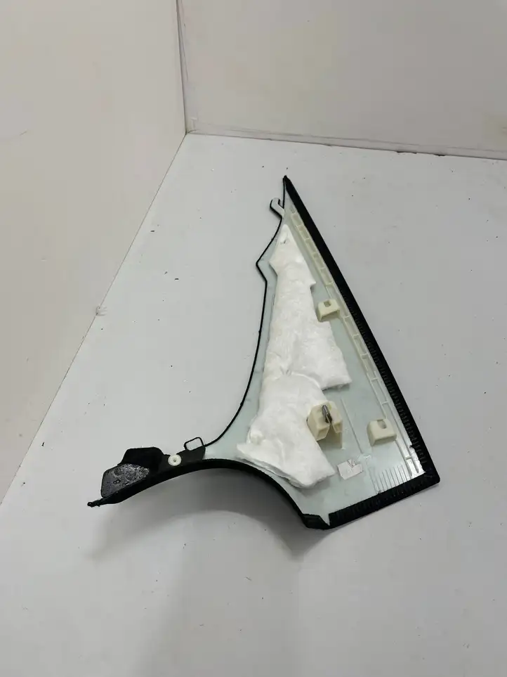 BMW 5 G30 G31 (2016 - )  7384534 Отделка стойки (C)