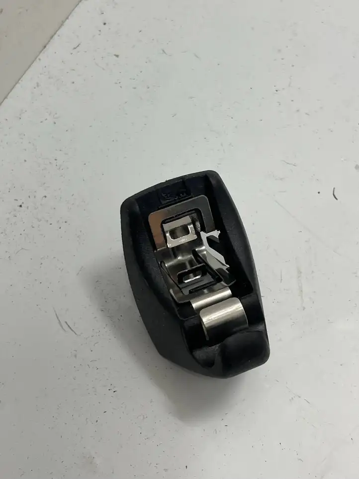 BMW 3 F30 F35 F31 (2012 - 2018) 7277251 Крепление солнцезащитного козырька — фото 2
