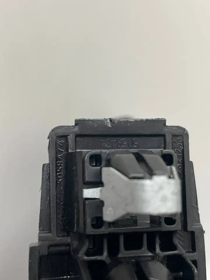 BMW 5 F10 F11 (2009 - 2016)  74178909 Щиток от солнца