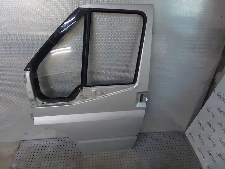 Ford Transit (2006 - 2013) Дверь — фото 1