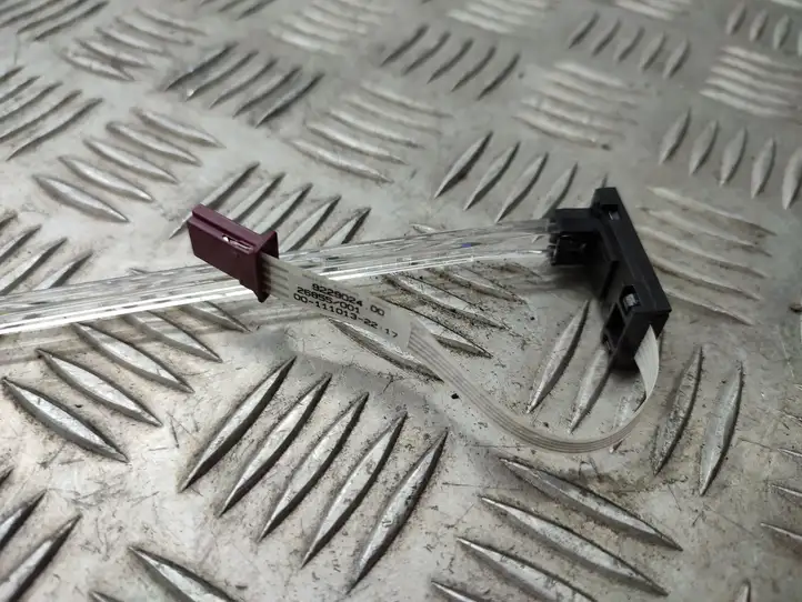 Mini One Cooper Coupe R56 (2004 - 2014)   Другая деталь отделки пере́дней дверей