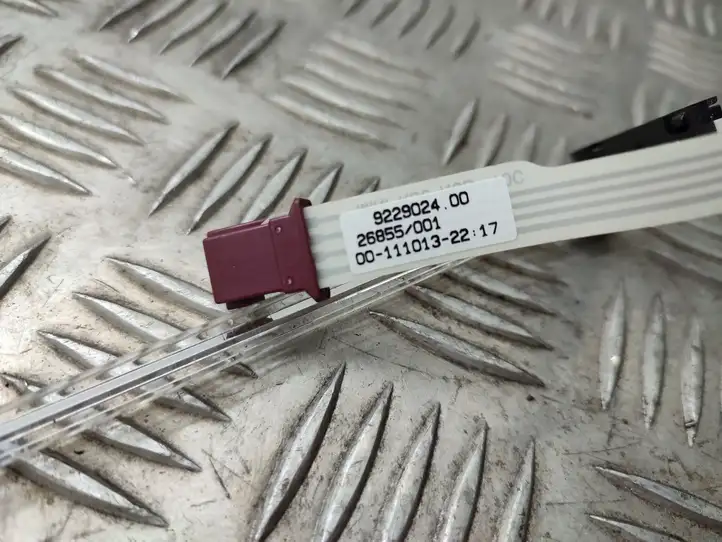 Mini One Cooper Coupe R56 (2004 - 2014)   Другая деталь отделки пере́дней дверей