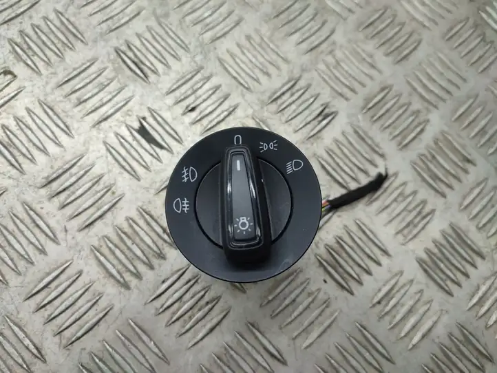 Skoda Octavia Mk3 (5E) (2013 - 2019) 5E0941431F Включатель фонарей — фото 1