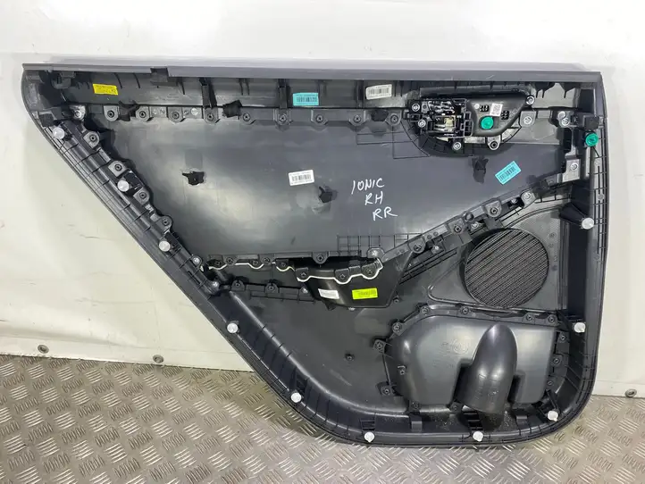 Hyundai Ioniq (2016 - ) 83340G2000 Обшивка задней двери — фото 6