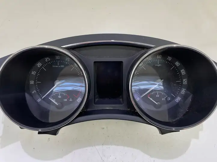 Skoda Superb B6 (3T) (2008 - 2015)  3T2920941H Спидометр (приборный щиток)