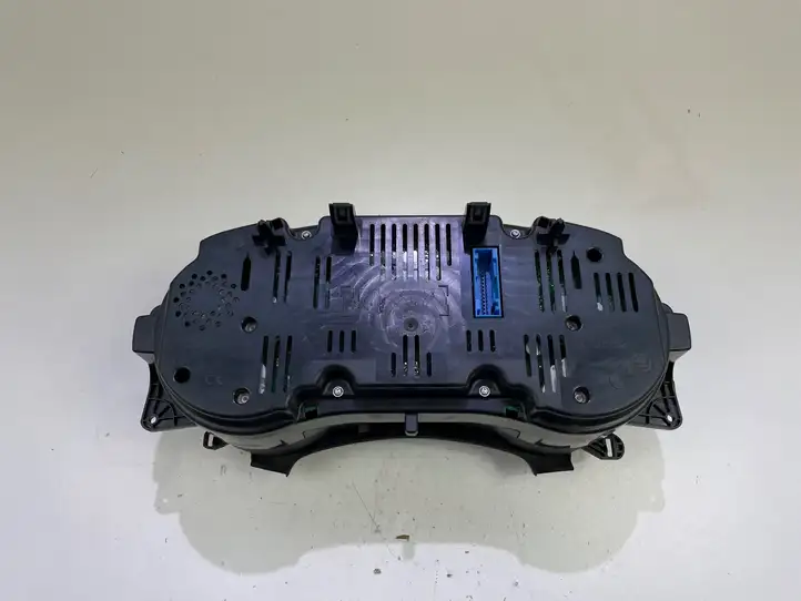 Skoda Superb B6 (3T) (2008 - 2015)  3T2920941H Спидометр (приборный щиток)