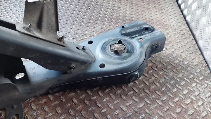 Mercedes-Benz A W177 (2018 - )  A1776117700 Задняя траверса