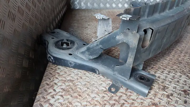 Mercedes-Benz A W177 (2018 - )  A1776117700 Задняя траверса