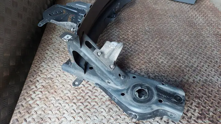 Mercedes-Benz A W177 (2018 - )  A1776117700 Задняя траверса