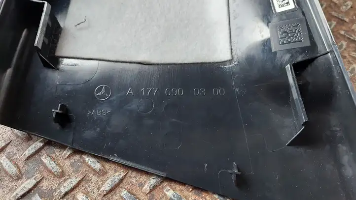 Mercedes-Benz A W177 (2018 - ) A1776900300 Верхняя обшивка стойки B — фото 4