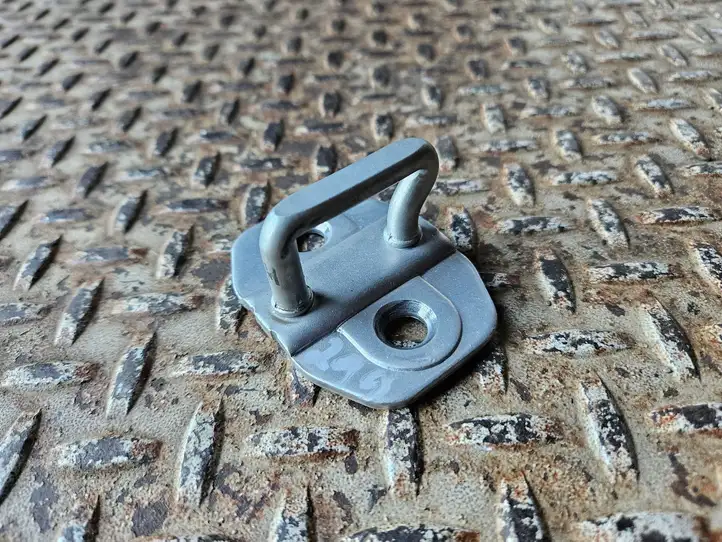 Dodge Durango (2013 - )   Петля замка задней двери