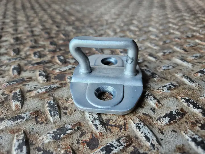 Dodge Durango (2013 - )   Петля замка задней двери