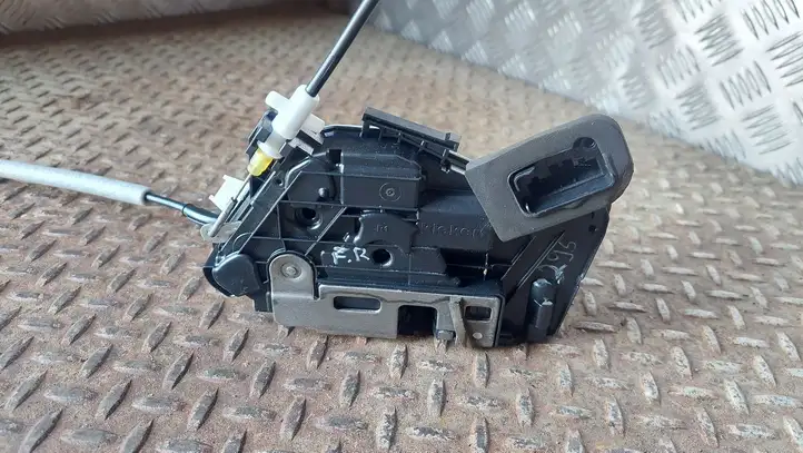 Volkswagen Tiguan Allspace (2017 - ) 5K1837016J Замок передней двери — фото 4
