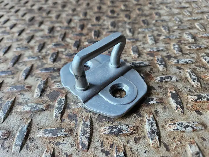 Dodge Durango (2013 - )   Петля замка задней двери