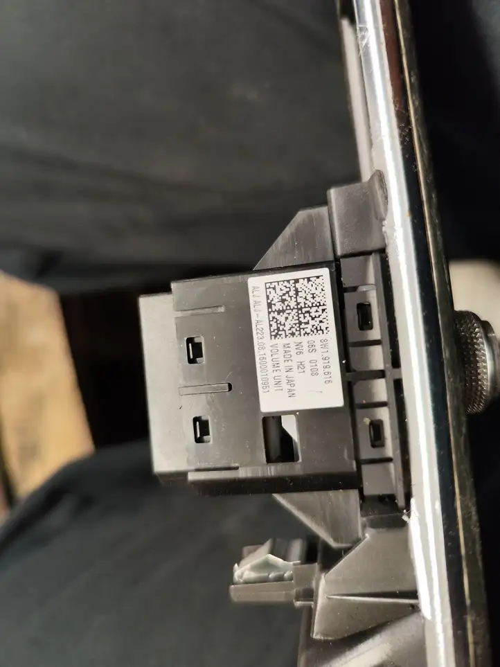 Audi A4 S4 B9 (2015 - 2019) 8W1863969C Включатель регулировки звука — фото 4