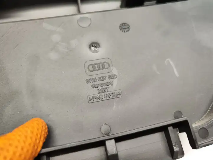 Audi A4 S4 B9 (2015 - 2019) 8W5827589 Держатель аварийного знака — фото 3
