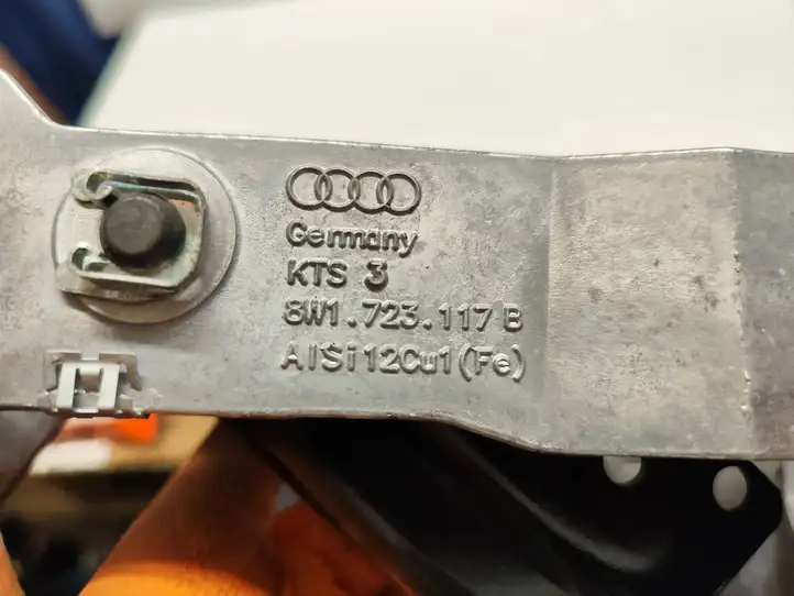 Audi A4 (2015 - 2019)  8W1723117B Держатель тормозной педали