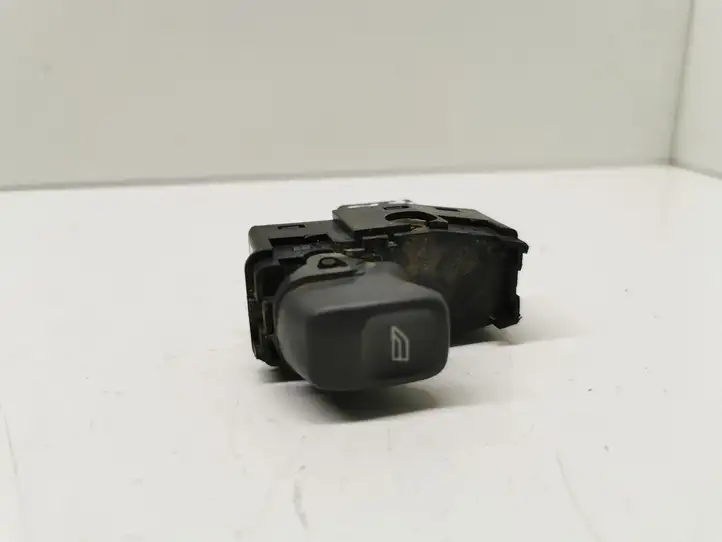 Volvo V70 (2000 - 2004) 9472275 Кнопка стеклоподъемников — фото 1