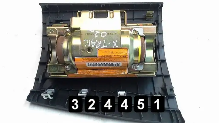 Nissan X-Trail T30 (2001 - 2007) Подушка безопасности пассажира — фото 4