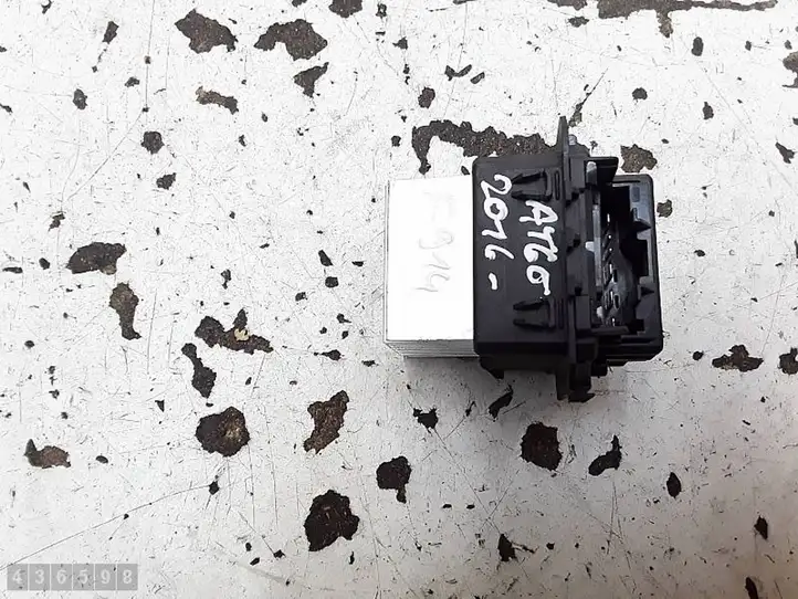 Toyota Aygo (2014 - 2018)  VLCL29DC11N Реле вентилятора печки салона