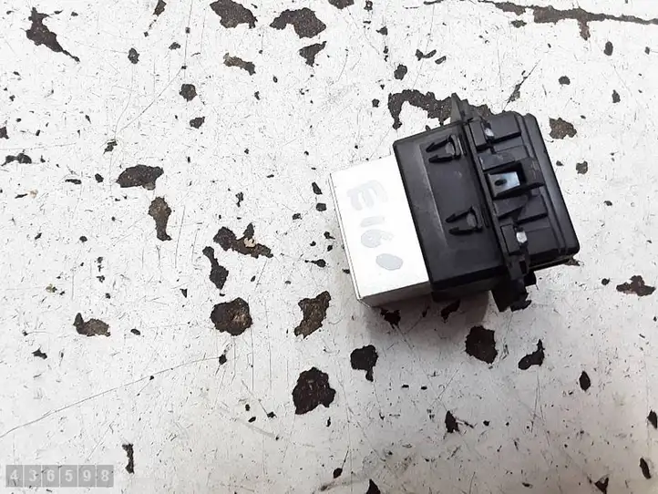 Toyota Aygo (2014 - 2018)  VLCL29DC11N Реле вентилятора печки салона