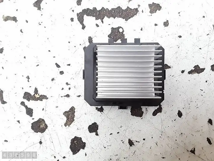 Toyota Aygo (2014 - 2018)  VLCL29DC11N Реле вентилятора печки салона