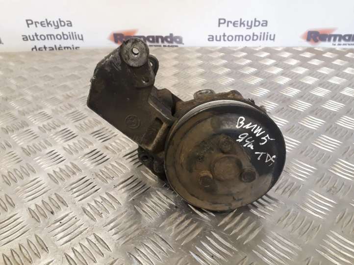 7681955236 BMW 5 E34 Vairo stiprintuvo siurblys