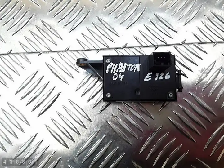 Volkswagen Phaeton (2002 - 2008)  3D0953551 Кнопки рулевого колеса