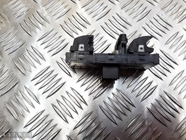 Volkswagen Tiguan (2007 - 2011) 1K4959857B Блок кнопок стеклоподъемников — фото 3