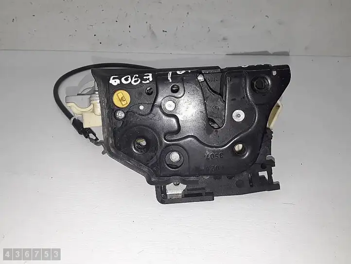 Volkswagen Tiguan (2007 - 2011)  3C2837015A Замок передней двери