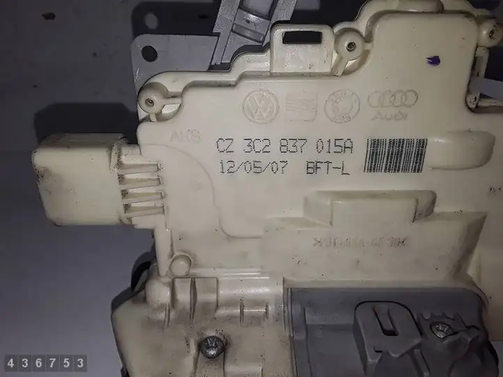 Volkswagen Tiguan (2007 - 2011)  3C2837015A Замок передней двери