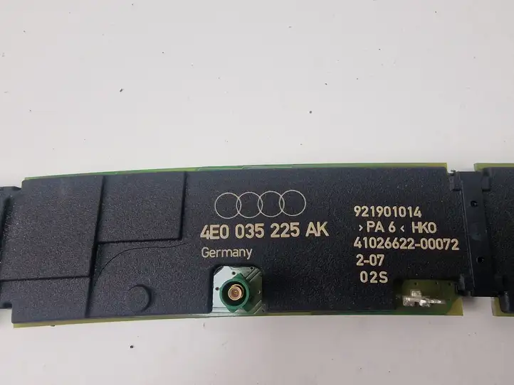 Audi A8 S8 D3 4E (2005 - 2007) 4E0035225AK Усилитель антенны — фото 3