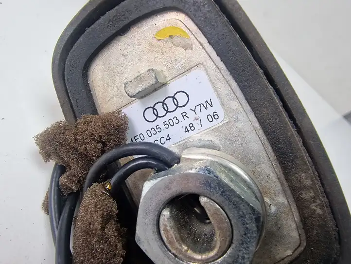 Audi A8 S8 D3 4E (2005 - 2007) 4E0035503R Радиоантенна — фото 2