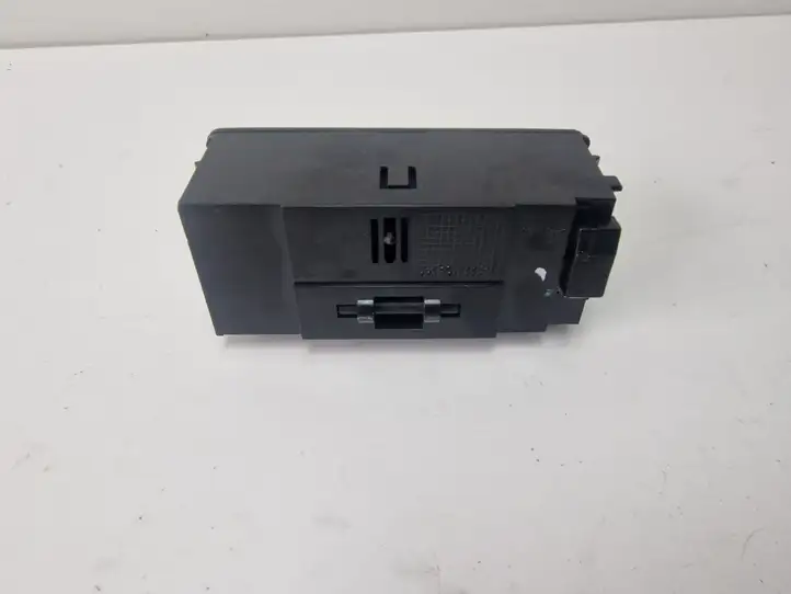 Audi A8 (2005 - 2007)  4E0857406E Передняя пепельница