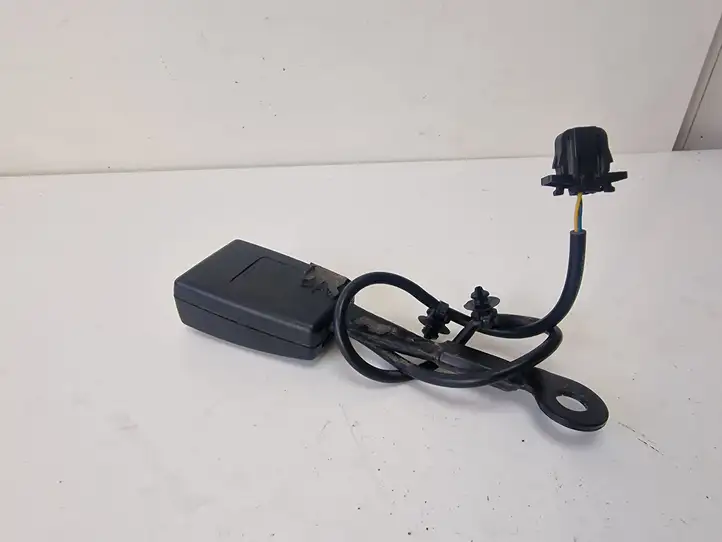 Audi A8 (2005 - 2007)  4E0857756 Замок переднего ремня