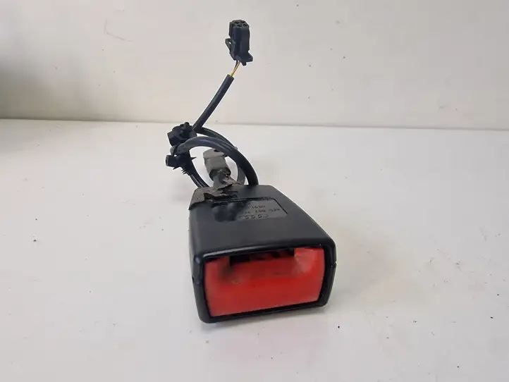 Audi A8 (2005 - 2007)  4E0857756 Замок переднего ремня