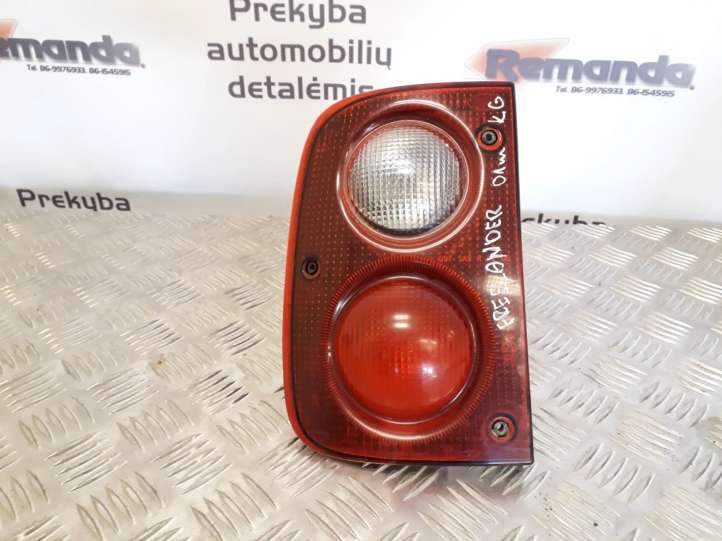 Land Rover Freelander (2003 - 2006)  22960102 Задний фонарь в кузове