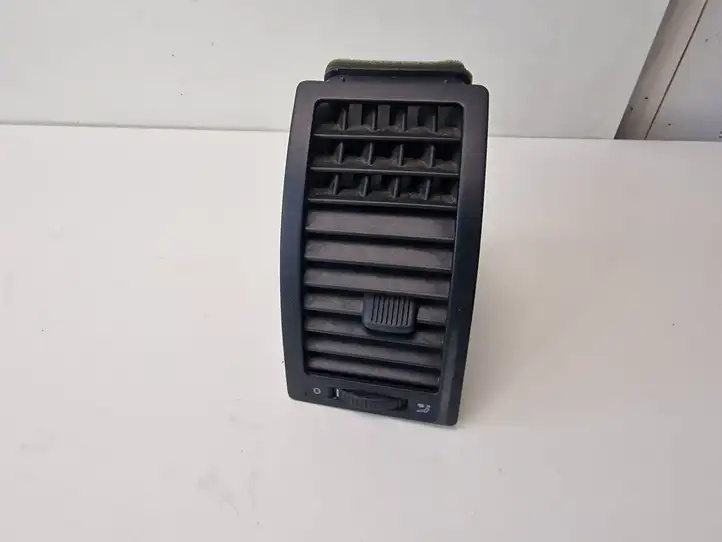 Volkswagen Polo (2001 - 2005) 6Q0819704 Боковой воздушный дефлектор — фото 4