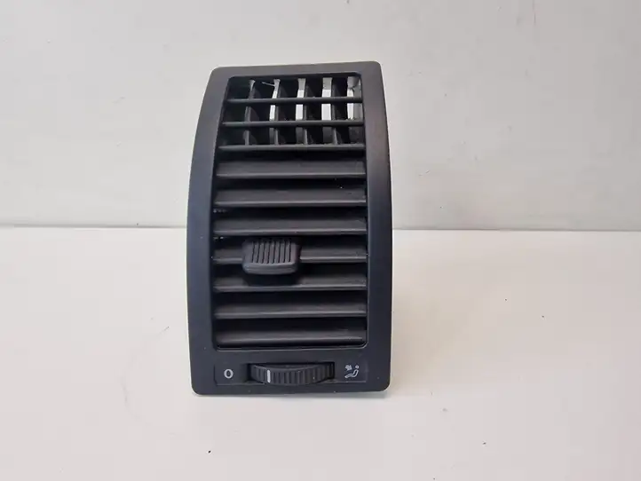 Volkswagen Polo (2001 - 2005) 6Q0819703 Боковой воздушный дефлектор — фото 1