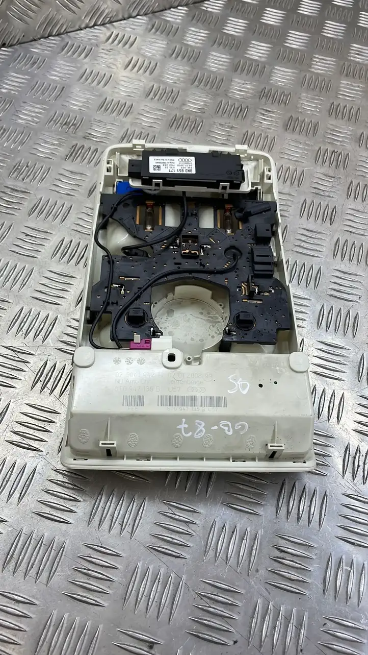 Audi A5 8T 8F (2007 - 2011) 8K0951177 Передняя подсветка — фото 5