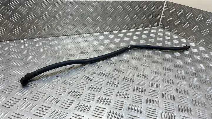 Audi A5 (2007 - 2011)   Шланг (шланги) оконной жидкости лобового стекла