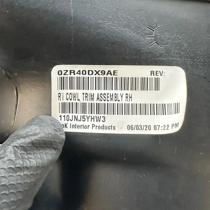 Dodge Grand Caravan (2007 - 2020) 0ZR40DX9AE Боковая отделка ногового пространства — фото 5