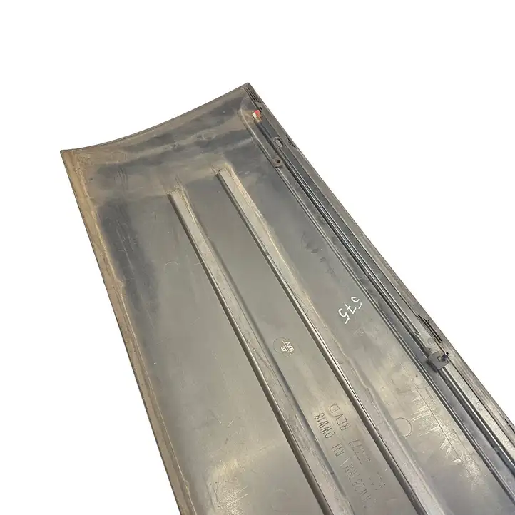 Chrysler Voyager (2004 - 2007)  92237377 Отделка (молдинг) передней двери