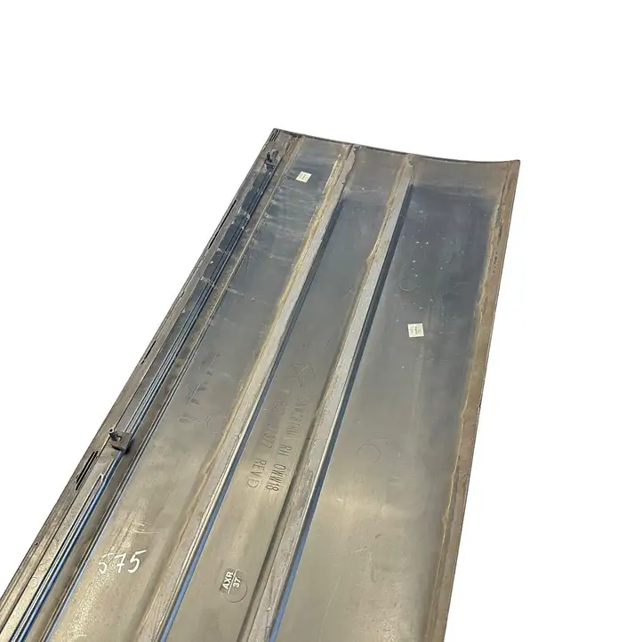 Chrysler Voyager (2004 - 2007)  92237377 Отделка (молдинг) передней двери