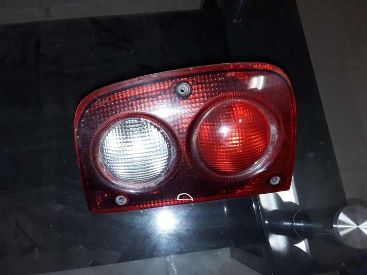 Land Rover Freelander (1997 - 2003)  22960202 Задний фонарь в кузове