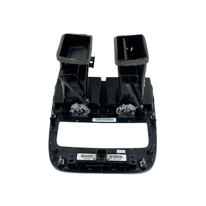 Dodge Grand Caravan (2007 - 2020) 1SQ531X9AE Центральный воздушный дефлектор — фото 2