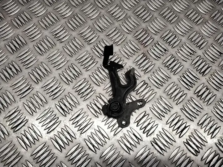 Volvo V70 (2013 - 2016)   Петля замка капота