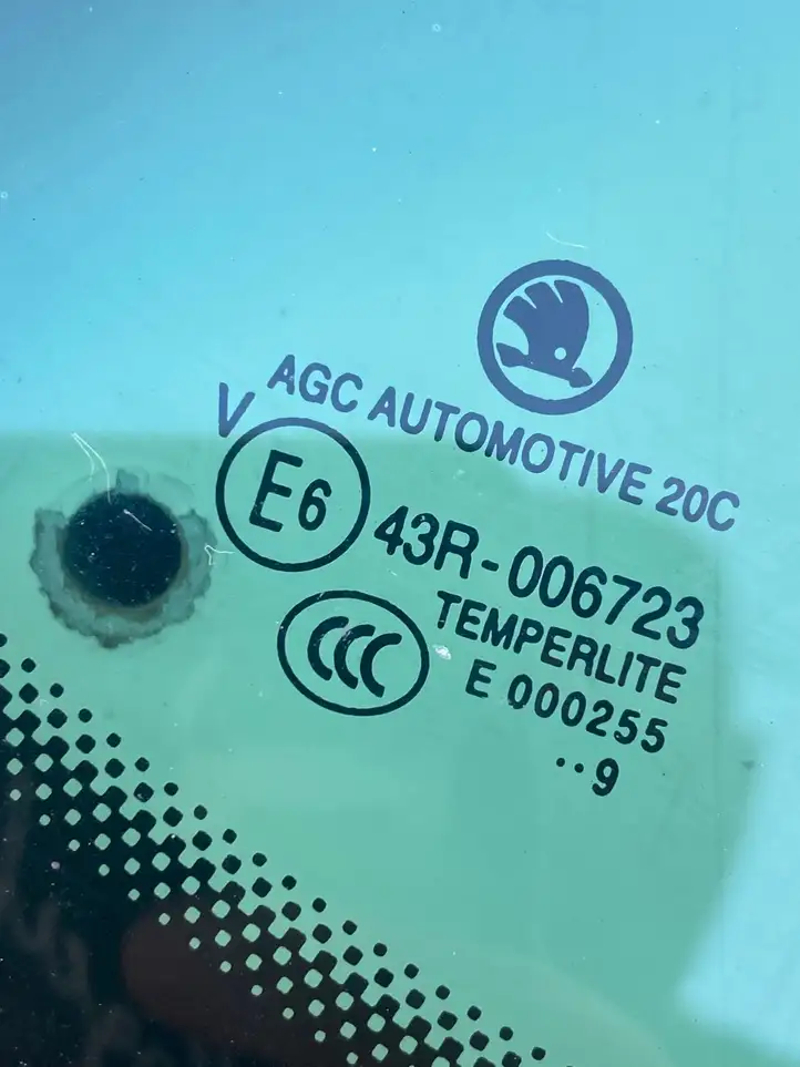 Skoda Octavia Mk3 (5E) (2013 - 2019) 5E9845298H Заднее боковое стекло — фото 4