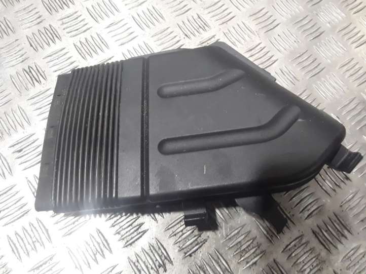 8E0129617 Audi A4 S4 B6 8E 8H Oro paėmimo kanalo detalė (-ės)